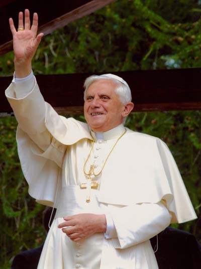 Mit Erlaubnis von Papst Benedikt XVI. und Servicio Fotografico Osservatoro Ramano